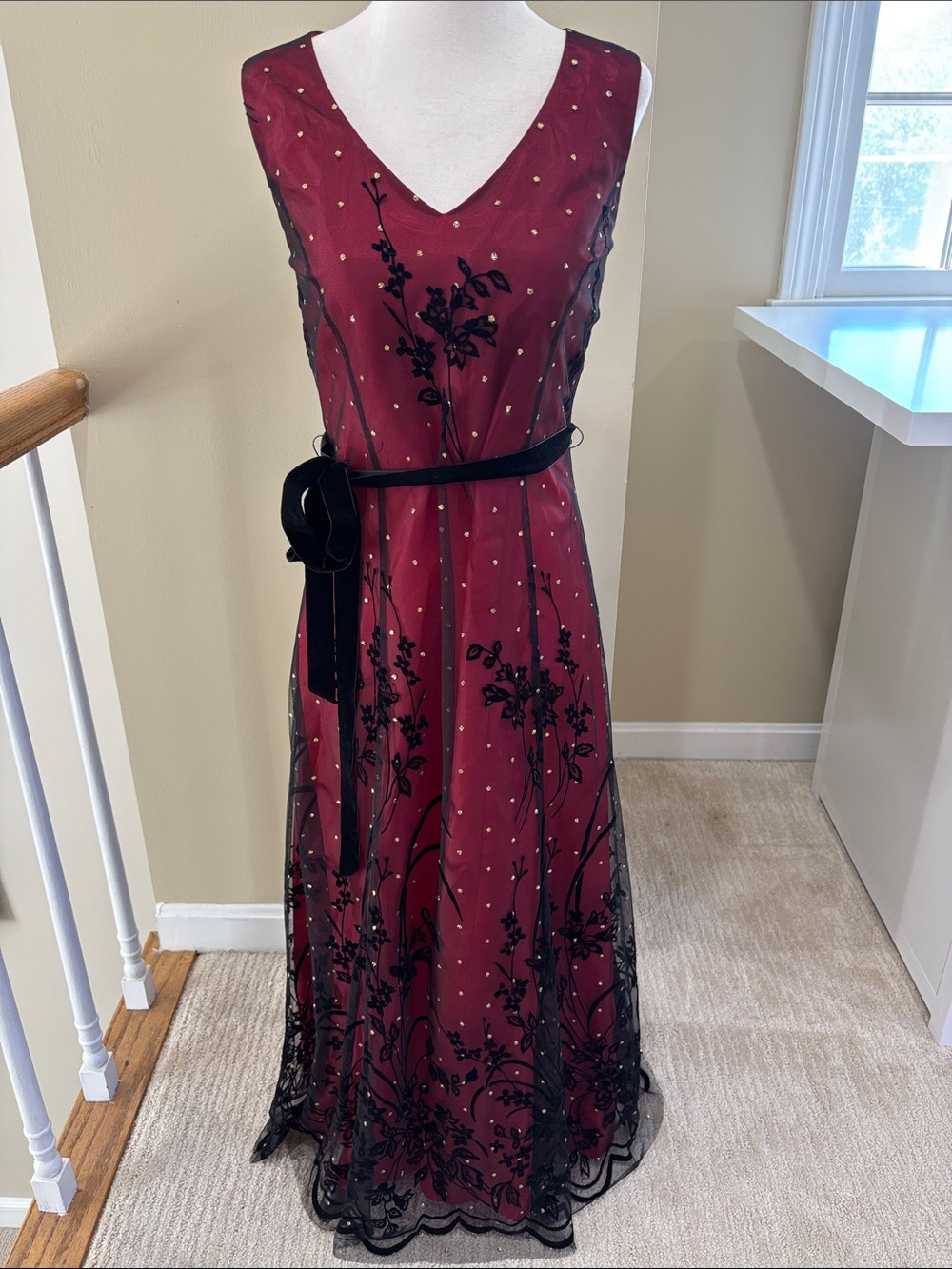 Coldwater Creek Burgundy V-Neck Black Lace Overlay Evening Dress Size 6 EUC